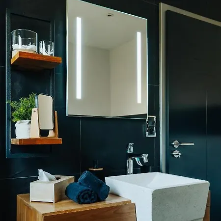 La S - De Standing Apartman *